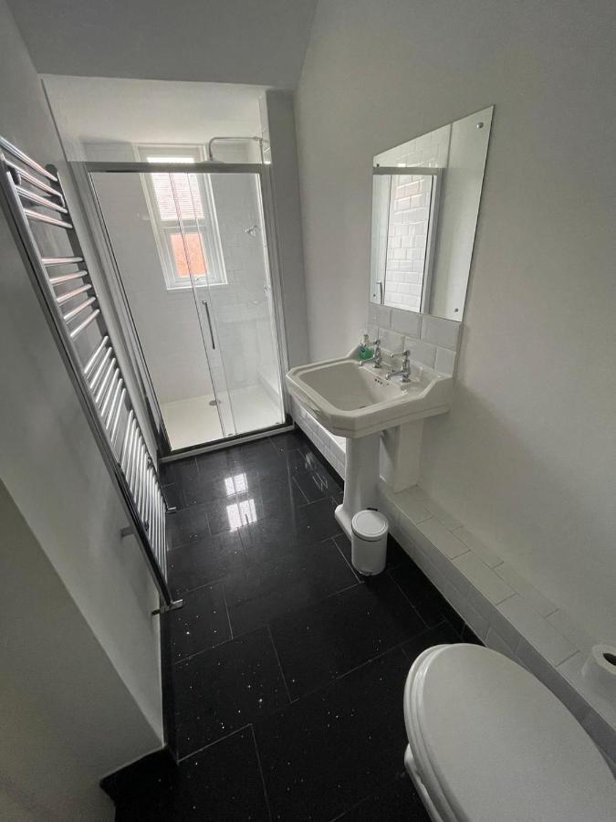 Lovely 2 Bedroom Flat Wifi Close To The Beach Bournemouth Exterior foto