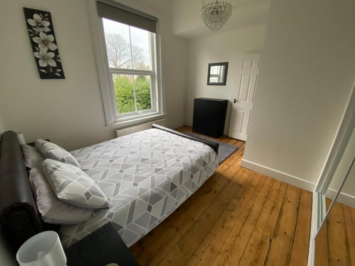Lovely 2 Bedroom Flat Wifi Close To The Beach Bournemouth Exterior foto