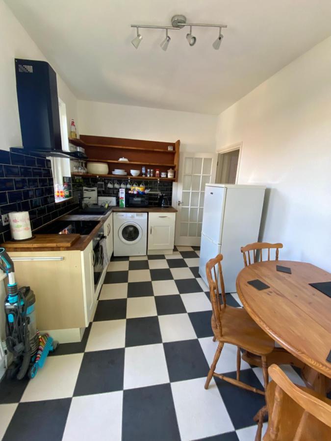 Lovely 2 Bedroom Flat Wifi Close To The Beach Bournemouth Exterior foto